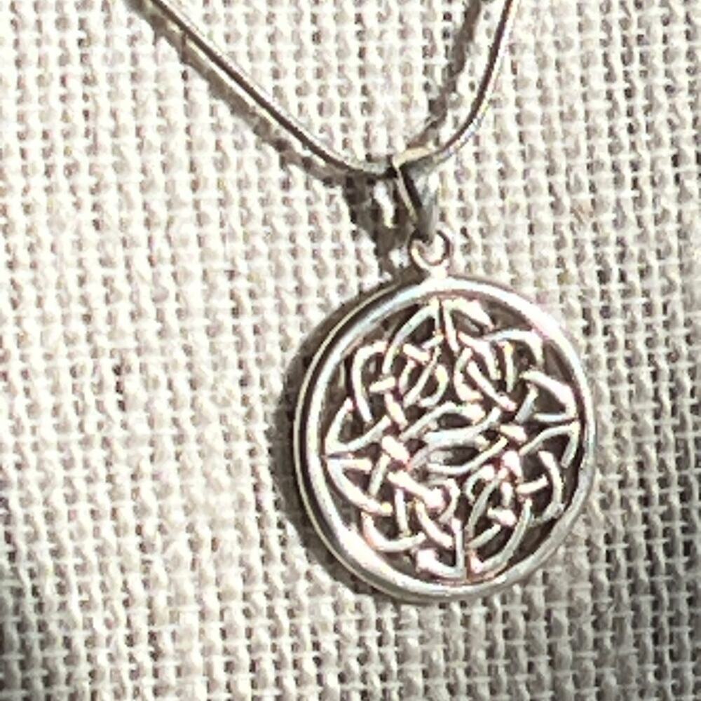 Round CELTIC Design in a Genuine Silver Necklace